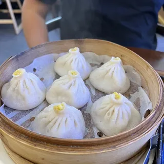 B2. Crab Meat and Pork Soup Dumplings