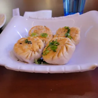 B3. Fried Tiny Buns with Pork