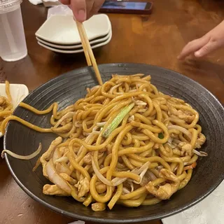 F2. Chicken Stir Fried Noodle