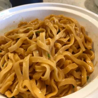 F7. Noodles with Scallion and Peanut Butter Sauce