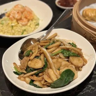 Shanghai Rice Cakes with Shredded Kurobuta Pork