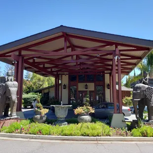entrance leading up to Dinah&apos;s Poolside
