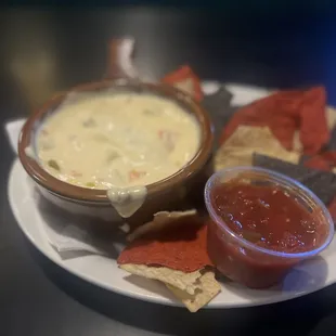 Dina's Pizza & Pub