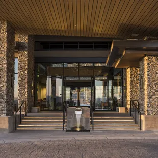 Mountain House Lodge Entrance