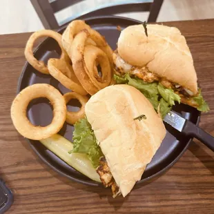 Grilled chicken sandwich with o-rings