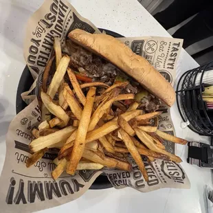 Cheesesteak w/ fries