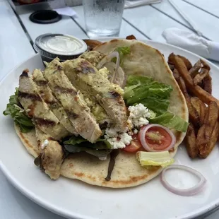 Grecian Chicken Pita