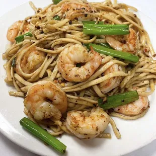 Shrimp with spicy noodles