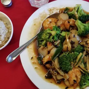 Shrimp with Garlic Sauce and brown rice