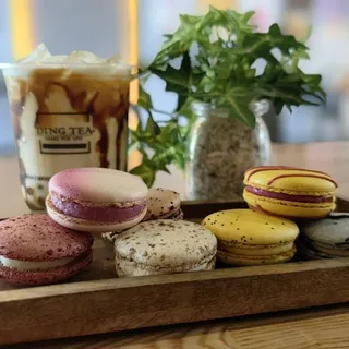 Cookies N Cream Macaron