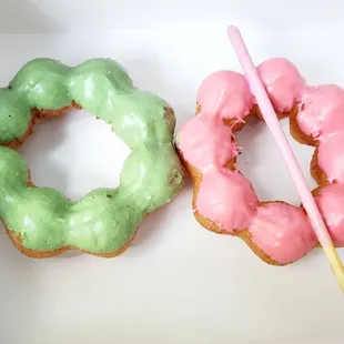 Matcha and strawberry mochi donuts