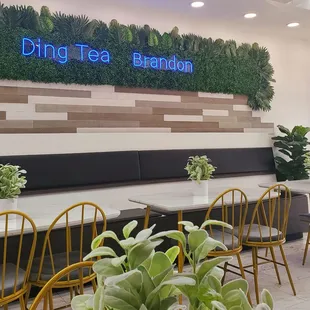 Ding Tea Brandon