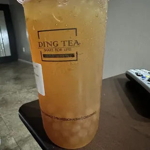 No lemon wedge or saladito.