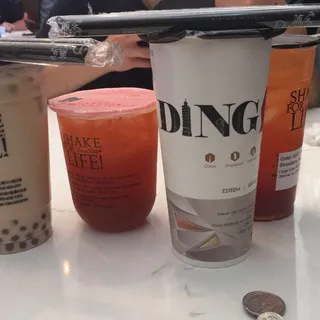 Strawberry Yakult/Yogurt