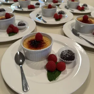 Classic creme brûlée with Dark Chocolate Truffle
.