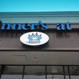 Dinner's At 6