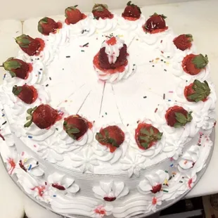 Our homemade strawberry shortcake cake ! Try it ! Delicious!