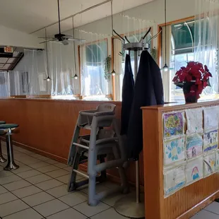 Inside Dino&apos;s