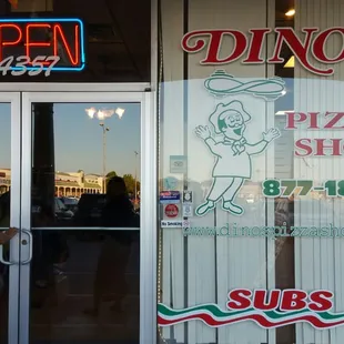 Dino&apos;s