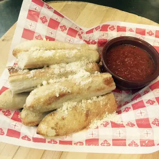 Dino&apos;s breadsticks