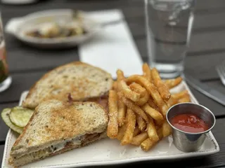 Swiss & Madison