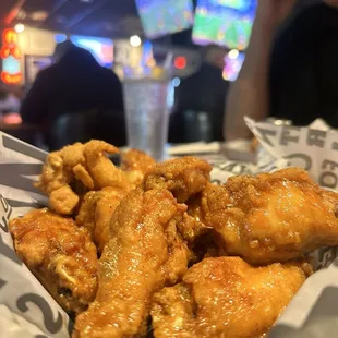 Hot and sweet wings, Wings 10