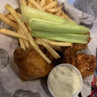 Wings &amp; Fries (5) sweet and hot