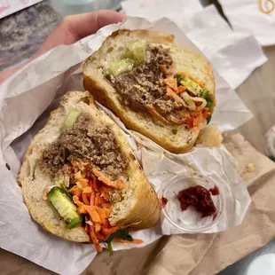 beef kare kare banh mi