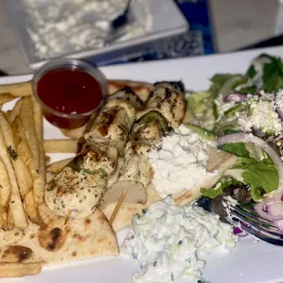 Souvlaki chicken platter