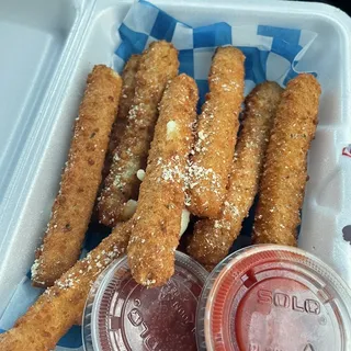 Larry's Mozzarella Sticks (10)