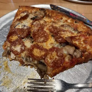 Pepperoni, sausage, &amp; mushroom slice