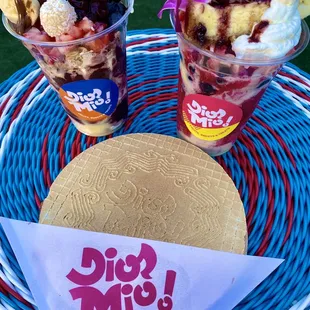 Samba Açaí, berry boo cholados and papa cookie oblea