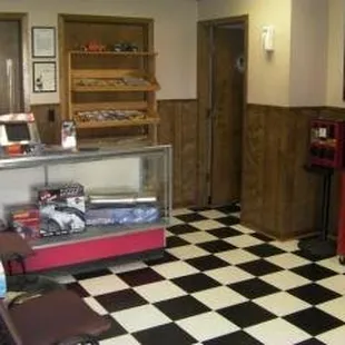 Enjoy a Comfortable Waiting Room While Dirks Auto Repair Fixes Your Car