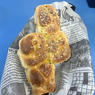 Garlic knotts
