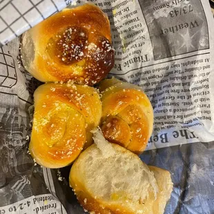 Garlic knot rolls