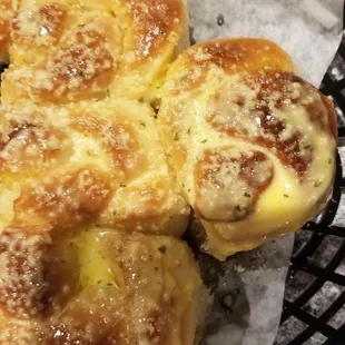Garlic knots