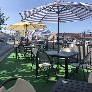 Big patio area on the street, plus lots of other outdoor seating