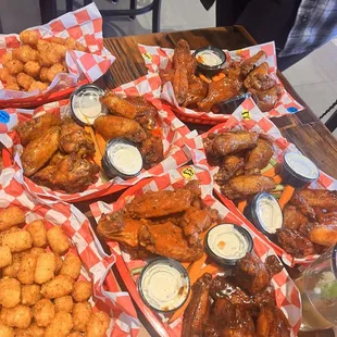 Yummmm, this place is so good. Way better than pluckers &amp; wing stop. The owner is so easy going. This is my go to wing spot. (: