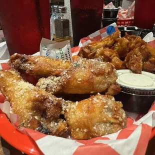 bbq chicken, fried chicken, chicken wings and fried chicken, chicken wings, fried chicken wings, bbq wings, food, poultry, chicken