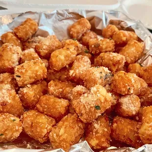 Garlic parm tots