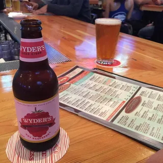 Wyder's Raspberry Cider Bottle