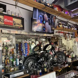 oysters and mussels, interior