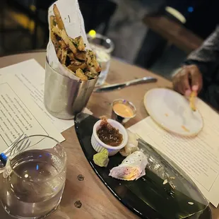 I was skeptic about the crab roll but it did not disappoint . The fried were delicious .