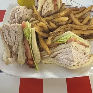 Turkey club sandwich &amp; fries