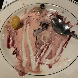 Oops .... It was a beautiful heart shaped strawberry gelato with chocolate.