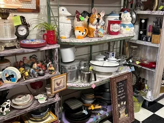 Vintage Resale Shoppe