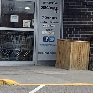 Wasn't open but on Yelp it said it was open. Now everyone can know their store hours.