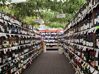 Ray's Wine & Spirits