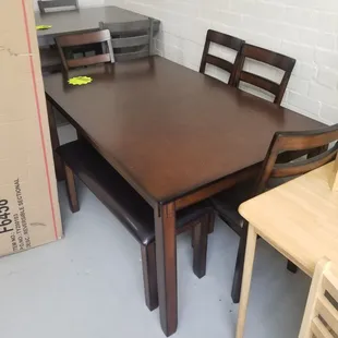 6 pc dining sets 449.00