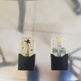 Look at the liquid color fake on the left real on the right. SHAME